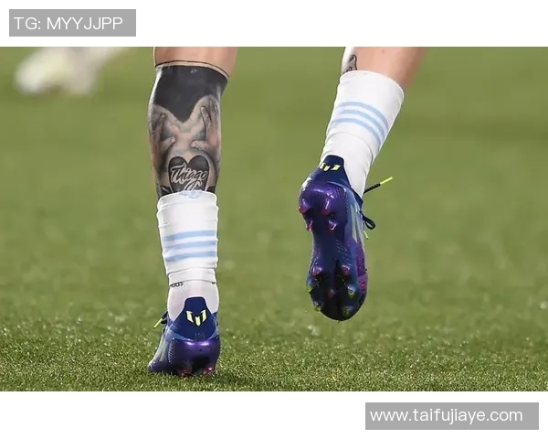 探讨那些从未在身体上留下纹身的足球明星们的故事与风采